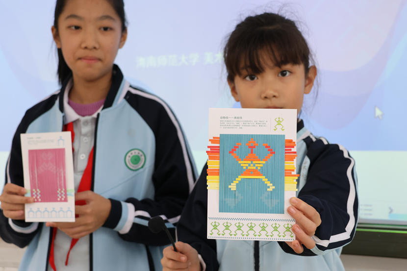 副校长张引带领教学团队来久久小说
开展听课活动