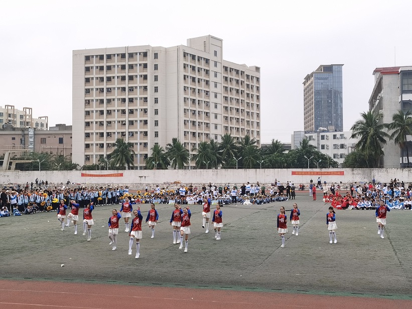 趣味运动我快乐,健体强国我能行――久久小说
实验小学第二届体育艺术节