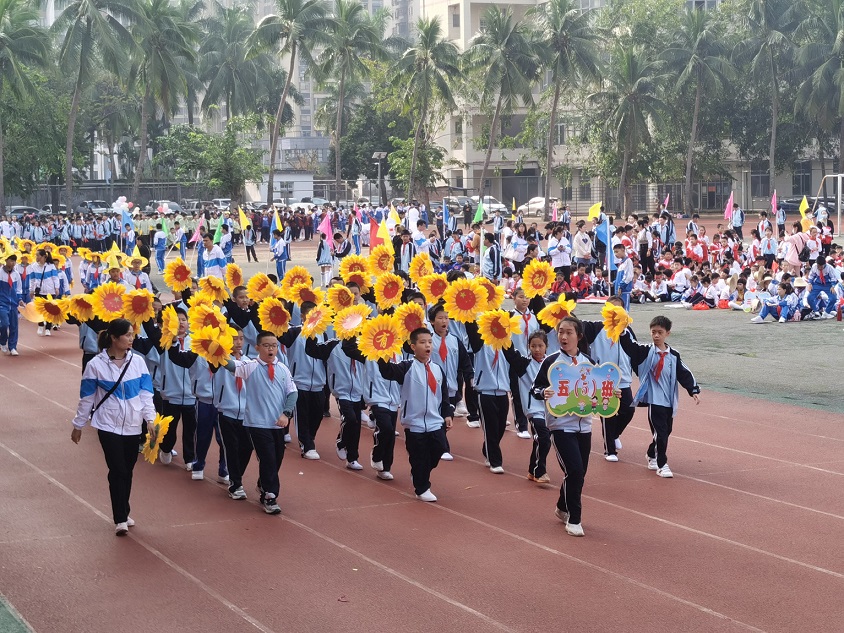 趣味运动我快乐,健体强国我能行――久久小说
实验小学第二届体育艺术节