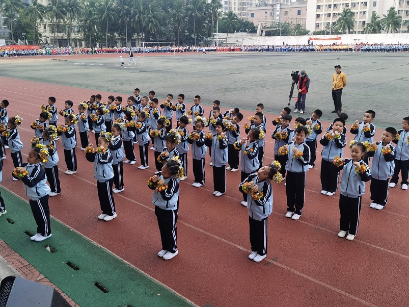 趣味运动我快乐,健体强国我能行――久久小说
实验小学第二届体育艺术节