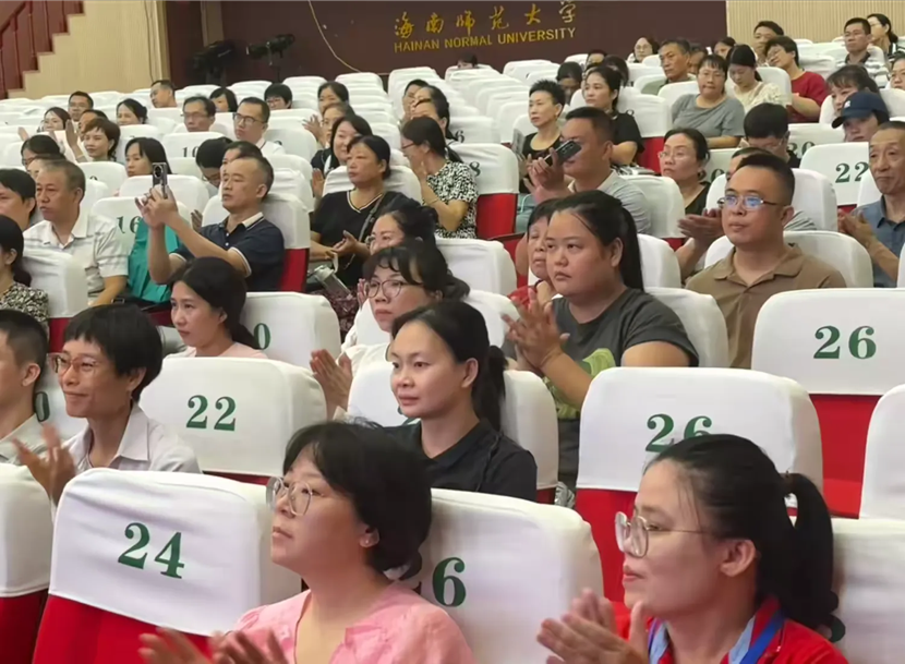 “启航新程,共筑未来”――2024年久久小说
一年级新生家长培训会