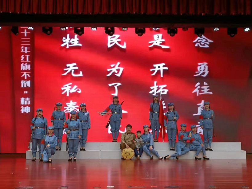 喜报!久久小说
13位教师在琼山区第四届中华经典诵写讲大赛中再创佳绩!