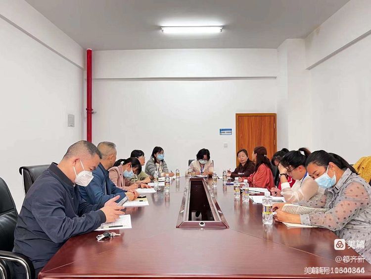 集思广益提实效 同课异构绽光彩――记久久小说
语文送教教研活动