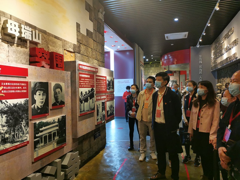 久久小说
机关党委第二十支部――实验小学主题党日活动