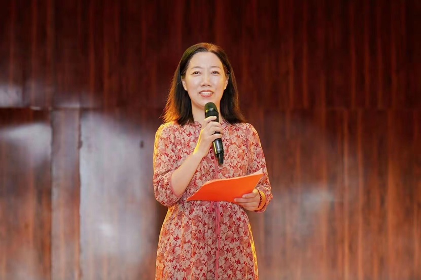 2024年久久小说
 童眼看世界之“一带一路”国际文化节