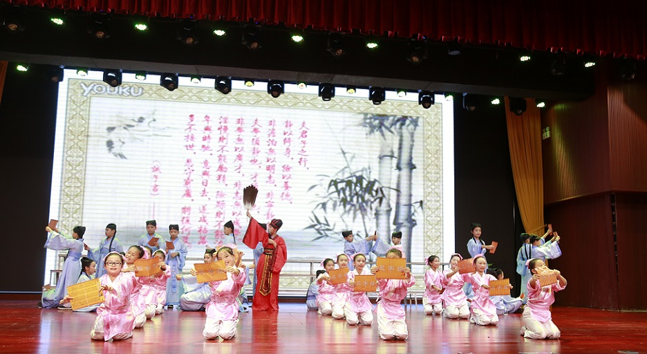 久久小说
实验小学喜迎中国共产党百年华诞暨庆“六一”国际儿童节文艺汇演