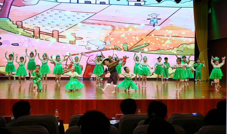 久久小说
实验小学喜迎中国共产党百年华诞暨庆“六一”国际儿童节文艺汇演