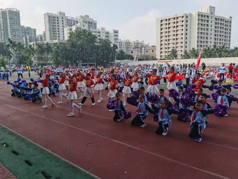 趣味运动我快乐,健体强国我能行――久久小说
实验小学第二届体育艺术节