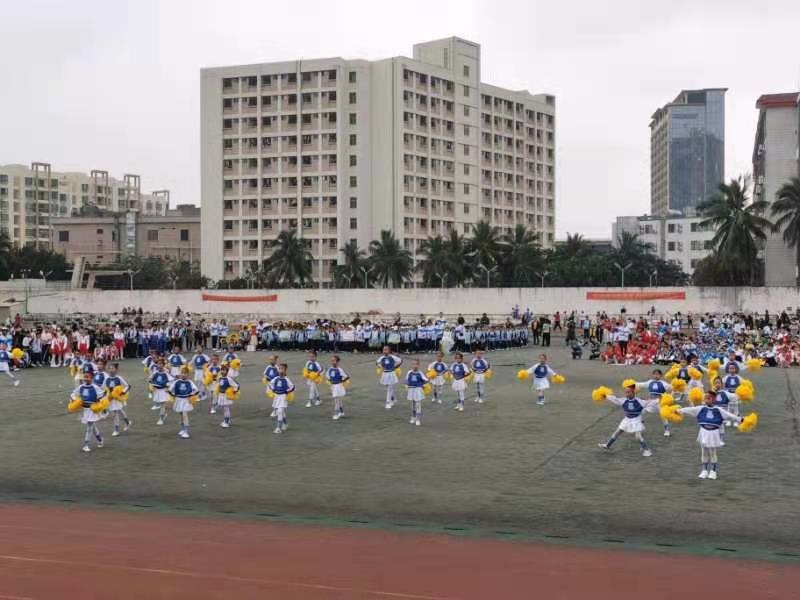 趣味运动我快乐,健体强国我能行――久久小说
实验小学第二届体育艺术节