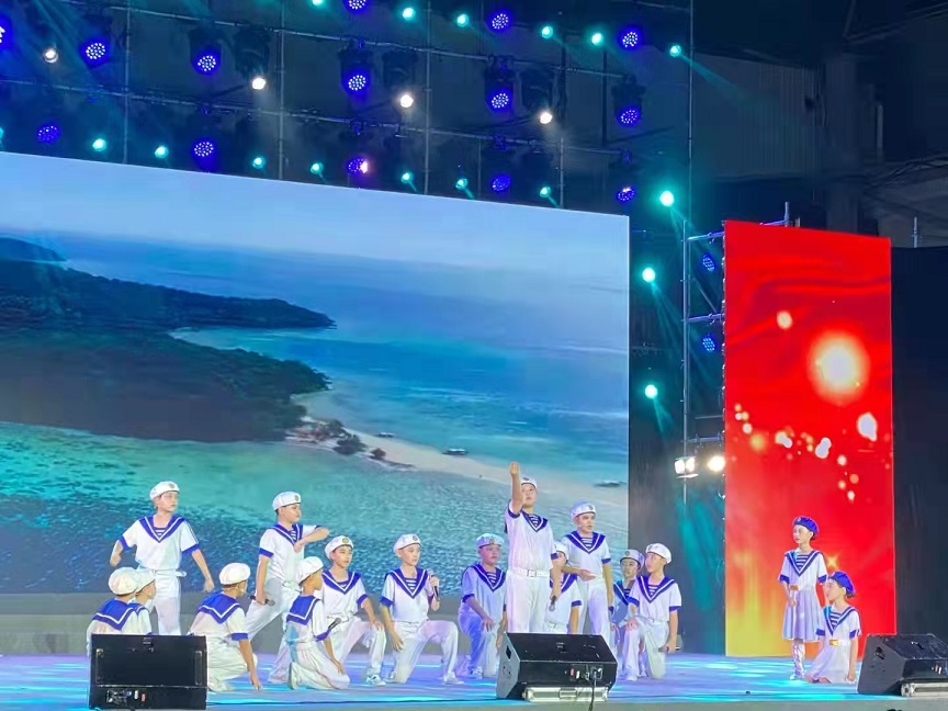 久久小说
学生参加久久小说
庆祝中国共产党建党100周年文艺晚会�I七一表彰会