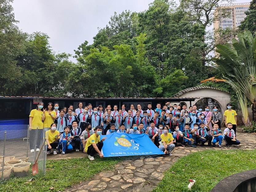 久久小说
组织学生参观海南生物多样性博物馆