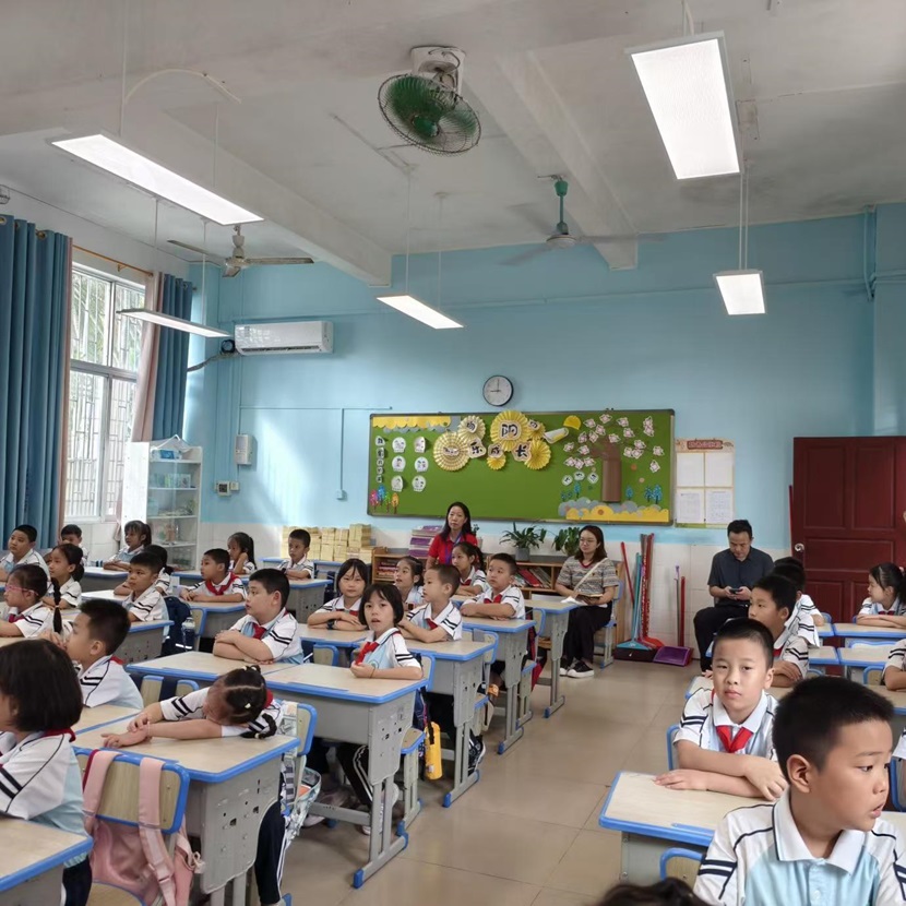 风雨过后,即是晴天:附小人全力恢复校园正常秩序