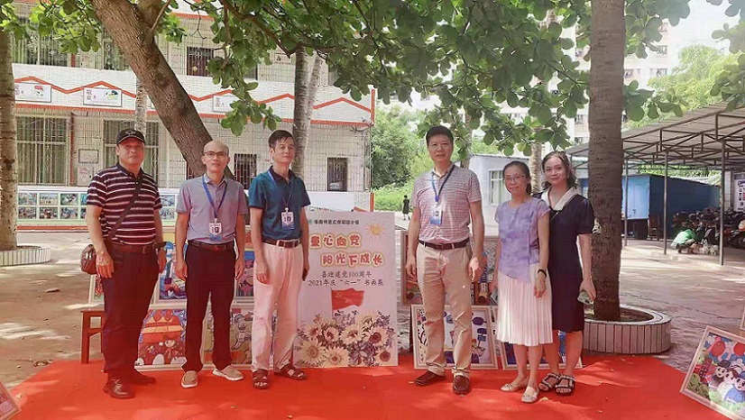 久久小说
实验小学“童心向党・阳光下成长”庆六一书画展