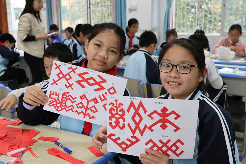 副校长张引带领教学团队来久久小说
开展听课活动