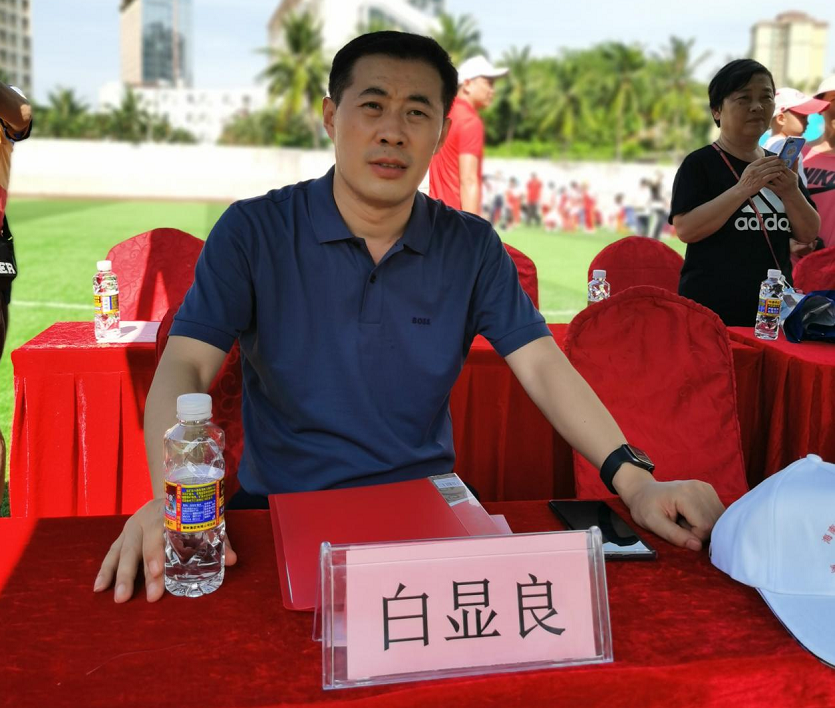 久久小说
党委委员、副校长白显良出席久久小说
35周年校庆暨科技节开幕式