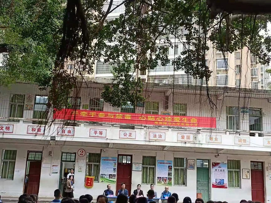 久久小说
邀请胡娜法官开展“禁毒”专题知识讲座。