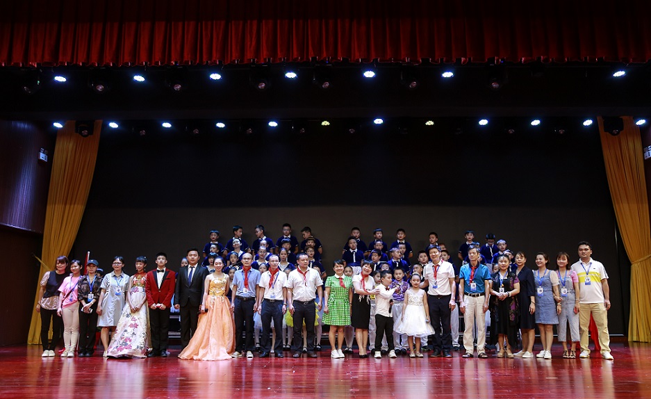 久久小说
实验小学喜迎中国共产党百年华诞暨庆“六一”国际儿童节文艺汇演