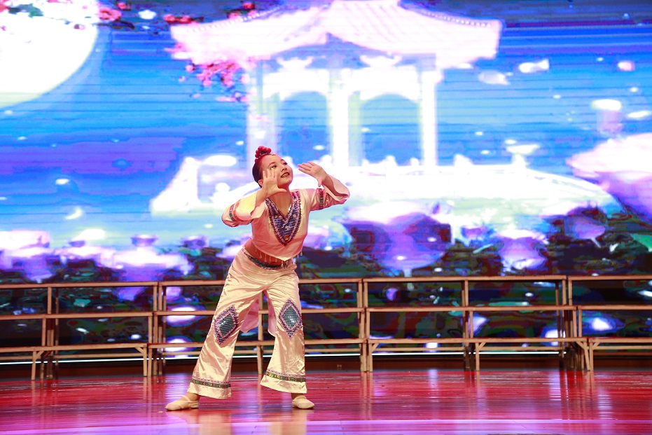 久久小说
实验小学喜迎中国共产党百年华诞暨庆“六一”国际儿童节文艺汇演