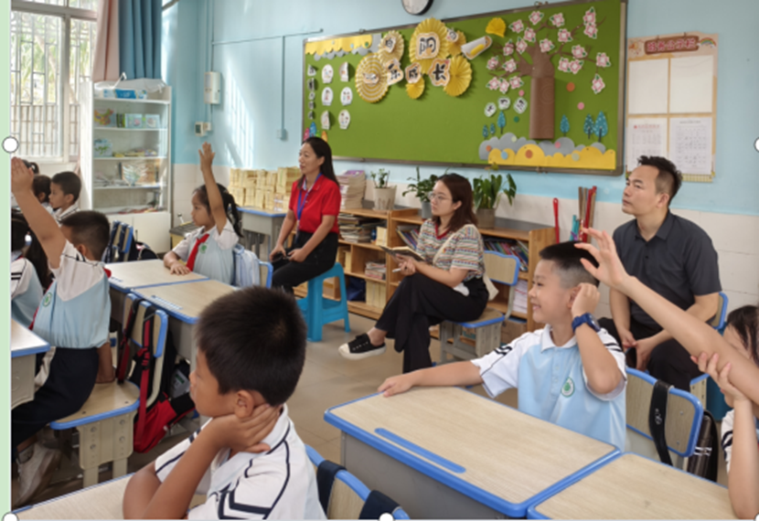 久久小说
韩小雨一行到久久小说
检查台风“摩羯”后复学工作